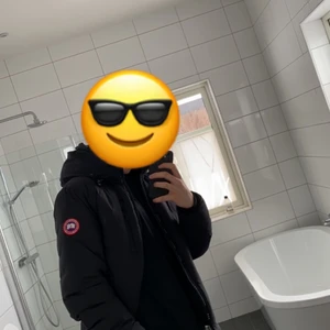 Canada goose  - Storlek S , jätte fint skick. Köpt från Care of Carl 😊😊 