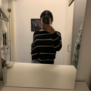 Randig stickad tröja - En supersnygg randig stickad tröja