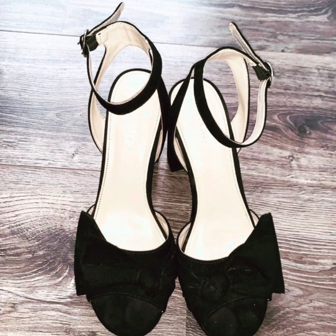 Svarta klackskor  - 90