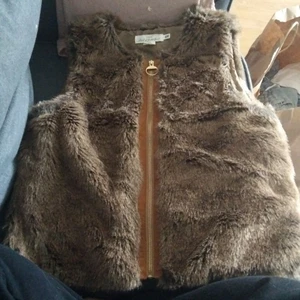 Fin pälsväst  - En fin pälsväst från Hm 