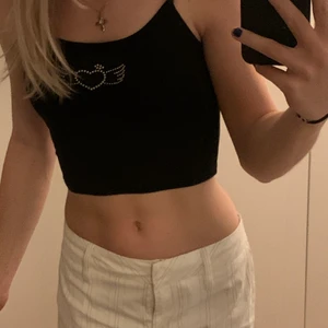 Linne - Säljer detta linne billigt för att den inte har kommit till användning☺️ Linnet är i nyskick❤️ skriv privat om du har några frågor:)