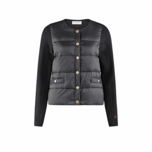 Busnel inella down jacket - Helt ny busnel jacka. Storlek 40. Prislapp sitter kvar. 