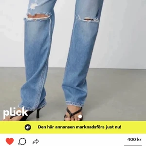 Jeans - Intressekoll på dessa jeans ifrån zara storlek 36, om intresse finns buda i kommentarerna från 200kr+frakt✨✨🤍🤍 skriv t mig om någon har någon fråga!!!