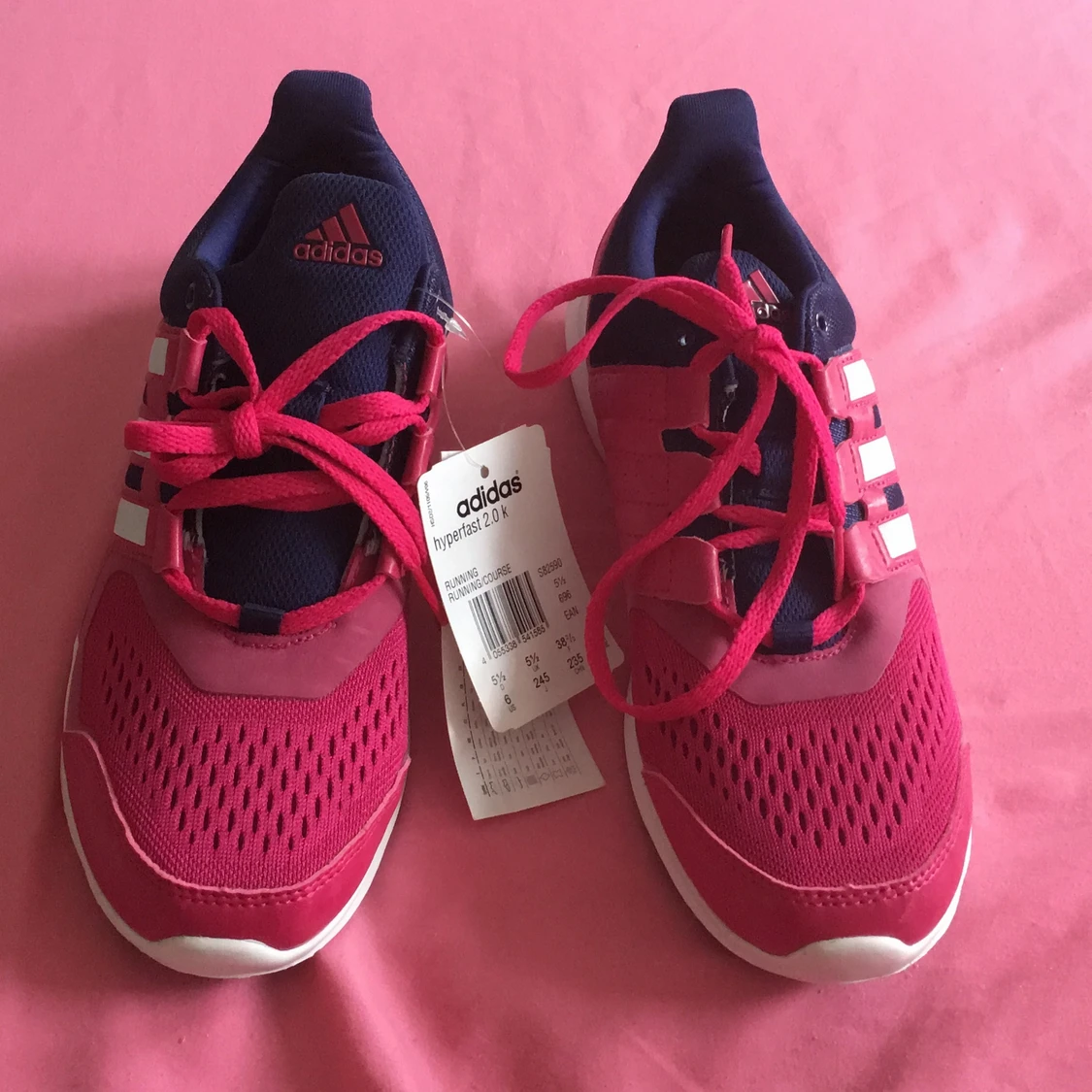 Oanvända absurdas skor  - 90