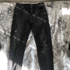 Svarta jeans  - Svarta vanliga jeans