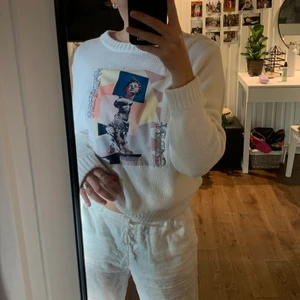 Carin Wester  - Superball stickat tröja från Carin Wester i jättefint skick. Sitter lagom oversized på mig som vanligtvis är en s💕