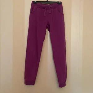 Mjukisbyxor - Lila mjukisbyxor