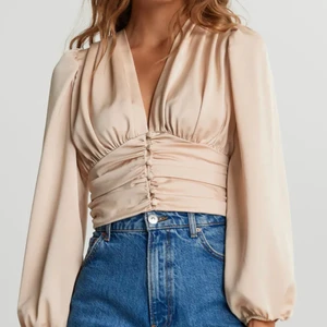 Blus från Gina Tricot  - Använd endast 1 gång