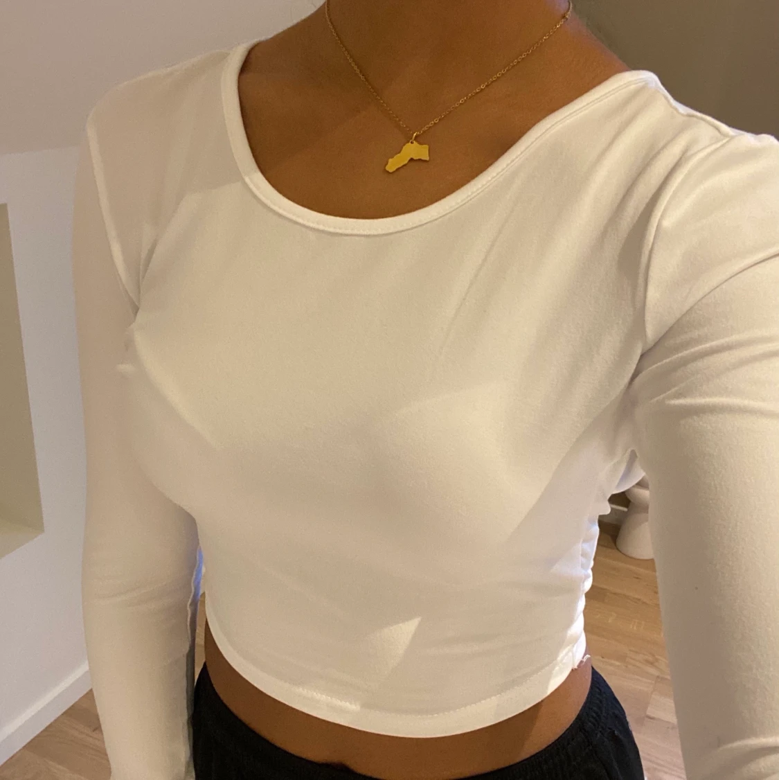 Vit tröja med öppen rygg  - 90