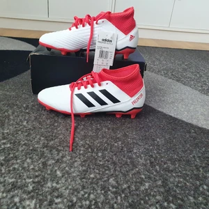 Adidas predator fotbollsskor - Helt splitternya/Oandvända