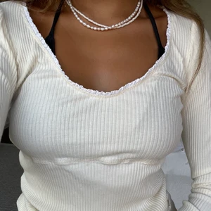 Fin vit topp!!  - Super fin somrig vit topp. 3 för 2 på allt!!!🥰🌸💞