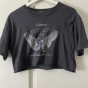 Crop top - Kommer inte till användning för mig längre, köparen står för frakten💞💞