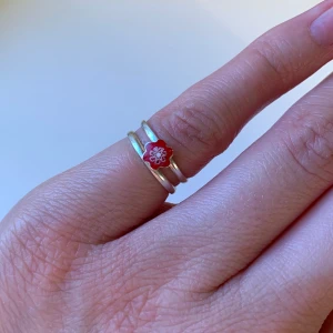 Ring  - Söt ring i äkta silver (stämpel 925), innerdiameter 14mm ❤️                                                                 Kolla gärna in mina andra annonser! 