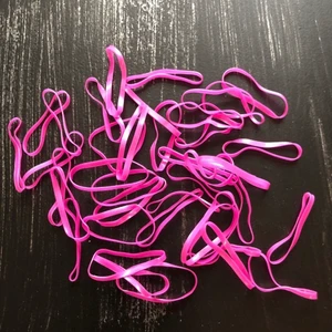 Cerise Små hårband 40 st. Nya! - Små cerisa hårband. Nya. 40 stycken. 