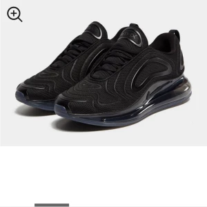 Nike air Max 720 - Säljer dessa Nike air Max 720 i väldigt fint skick. Använt de fräscht. Köptes på jdsports. Storlek 38.5/39. Hör av vid intresse!
