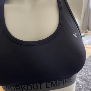 Sportbh - Sport-bh i nyskick, stl M men passar S också