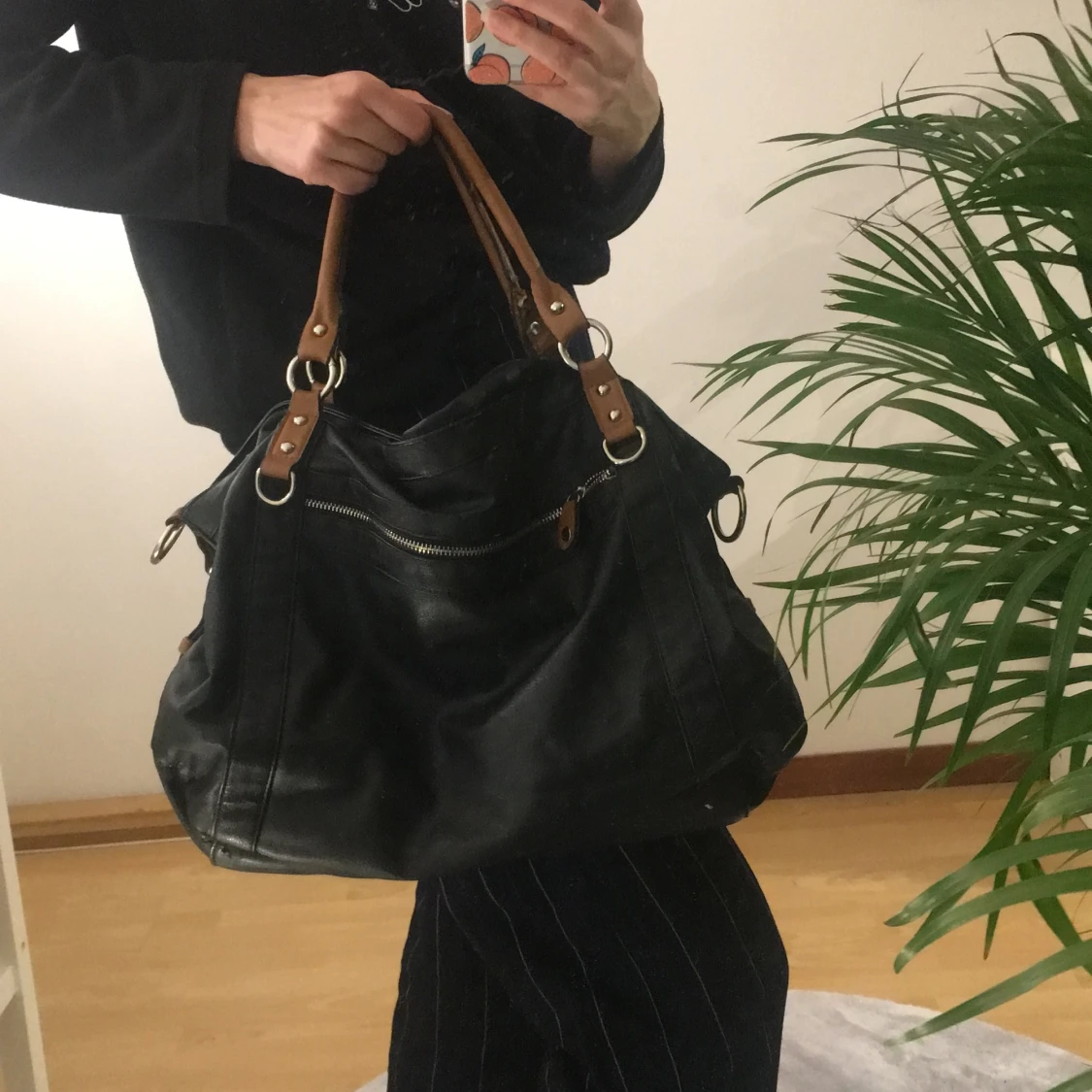 Svart väska - 91