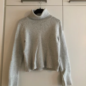 Stickad polo från brandy melville  - Stickad polo från brandy melville 