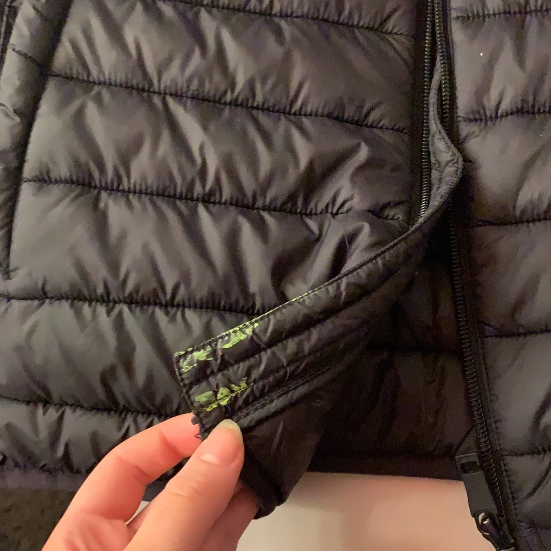 Svart dunväst- Everest - 90