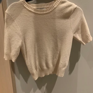 Zara - Super snygg tröja från Zara🥰🥰 100kr+frakt 