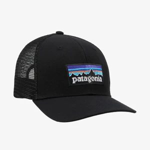 Patagonia keps svart - Säljer min skit snygga patagonia keps pga ingen användning fick den i somras o har endast används ett fåtal gånger buda gärna! 💞 BUD NU: 340kr