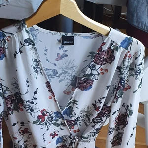 Söt summer blouse - I mycket mycket bra and och användade en gång