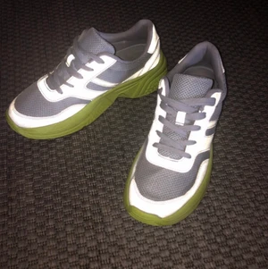 Sneakers💛💚 - Coola sneakers 