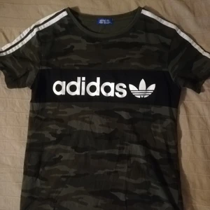 T-shirt från Adidas Strl M Oanvänd!  - T-shirt från Adidas Strl M Oanvänd! 