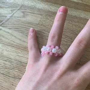 Fin rosa ring med fint mönster🌸💕 