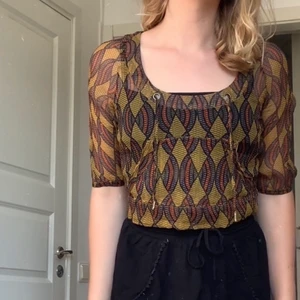 Vintage blus - Cool vintage brungrön blus. Köpt secondhand. Storlek: S. Använt en gång.