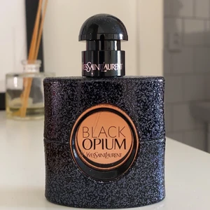 Black opium - Som ny, tagit max 5 spray, 350kr + frakt, budgivning om fler är intresserade☺️ 