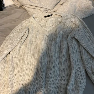 Stickad tröja  - Ej stickig bra skick.