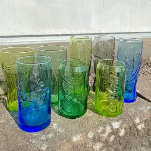 Vilka barndomsminnen!!😉💚Limited edition cola glas🥤49kr/st💙2 för 89kr💚3 för 119kr😊+frakt, pris kan diskuteras, frakt beror!💙Maskin diskade!!