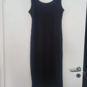 Svart klänning oanvänd, M - Oanvänd Svart fin klänning, M