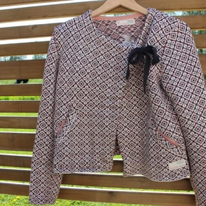 Odd molly, stl: 36 - Hej! Jag säljer min fina Odd Molly kofta som för det mesta har varit i min garderob. 