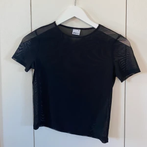 meshtop - tajt meshtop från gina tricot, något croppad