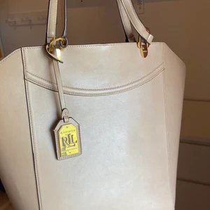 Ralph Lauren Tote 👜   - Äldre väska i fint skick. PM för fler bilder! 