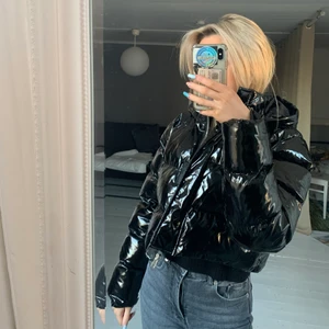 Jacka - Superfin lackjacka köpt här på plick för ett bra tag sen men aldrig använd av mig