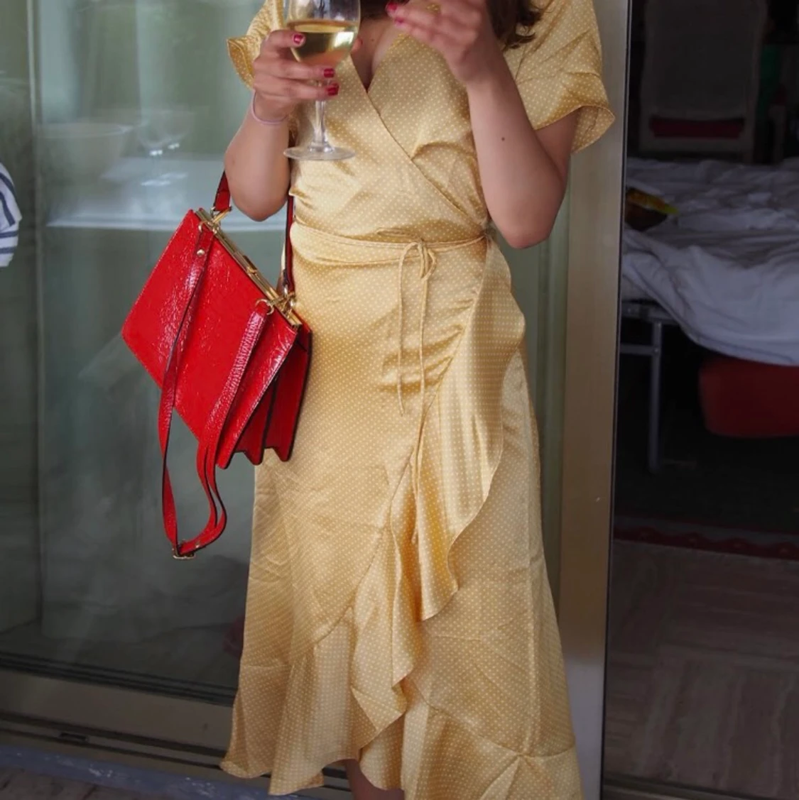 Gul klänning från Neo Noir - 90