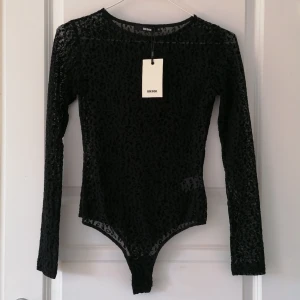 Bikbok body xs - Super sexig kroppsbikbok TV Fiona med endast bifogad tagg!  