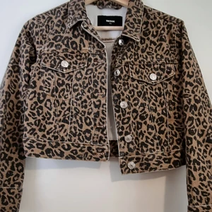 Bikbok xs - Leopard jacka 