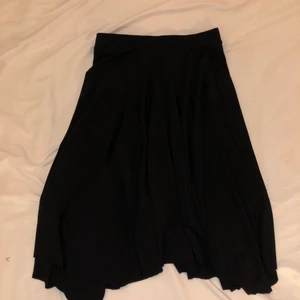 Kjol!  - Möts upp på Södermalm eller fraktar men då står köparen för frakten!