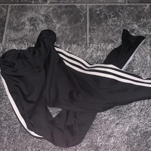 Adidas träningstajts  - Adidas träningstajts, super skick