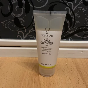 Ansiktsrengöring - Ansiktsrengöring för normal till torr hy.