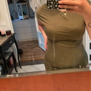 Grön t-shirt - Bra skick använd lite xs men passar även som en s eller m