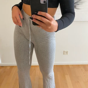 Mjukis byxor  - Säljer nu dessa mjukis som är i nyskick! De sitter som en smäck och är as sköna, Vid frågor eller intresse hör gärna av er💕
