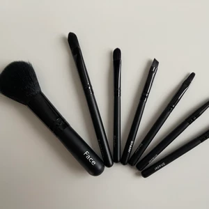 NYA SMINKBORSTAR 7 STYCKEN 70 SEK - NEW MAKE UP BRUSHES 7 PIECES 70 SEK