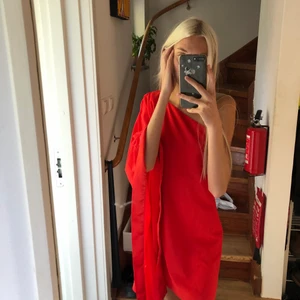 röd klänning - jättefin klänning i typ xs/s! 