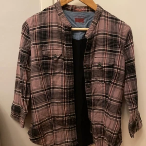 Levi’s skjorta - Bra skick, liten i storleken