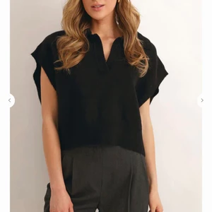 Stickad väst  - Säljer denna fina stickade västen från chiquelle 💗 använd fåtal gånger så den är i väldigt fint skick! 150kr + frakt 🌸